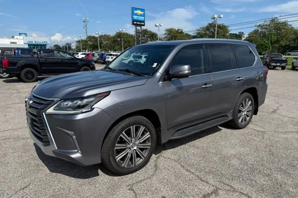 2017 Lexus LX 570 photo 1
