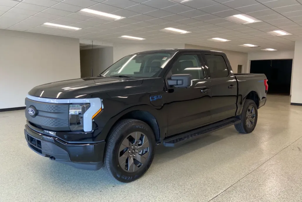 2024 Ford F-150 Lightning photo 1
