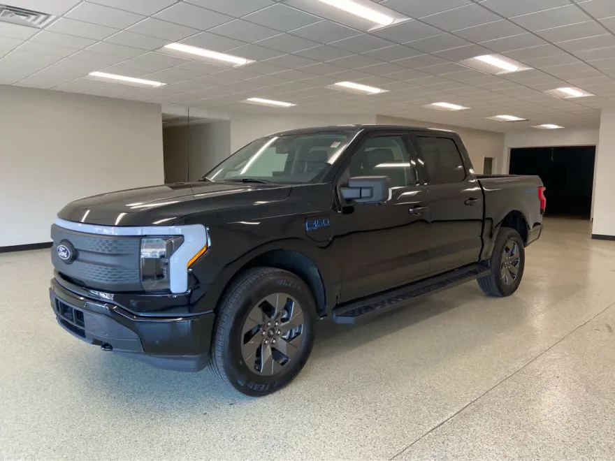 2024 Ford F-150 Lightning photo 1