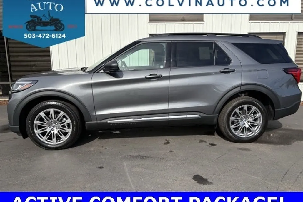 2025 Ford Explorer photo 1