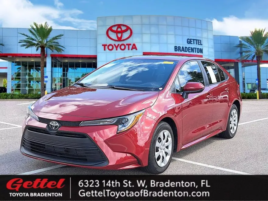 2024 Toyota Corolla LE photo 1