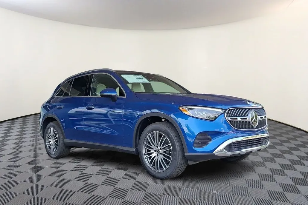 2025 Mercedes Benz GLC 300 4MATIC photo 1