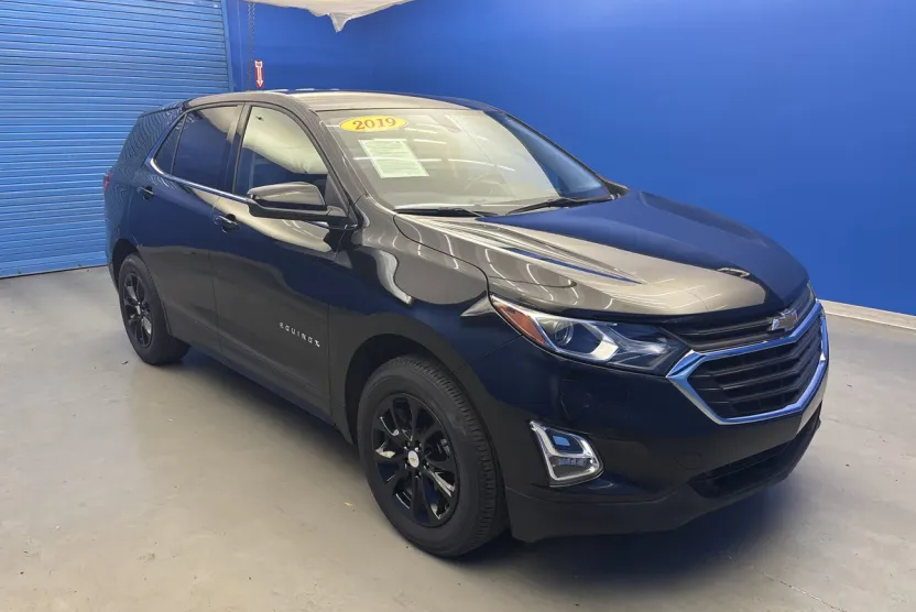 2019 Chevrolet Equinox LT photo 1