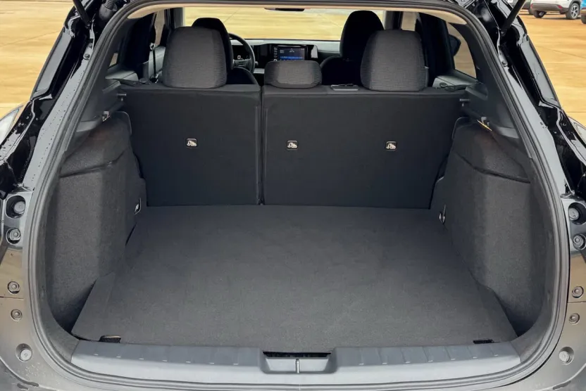 2025 Nissan Kicks S photo 1