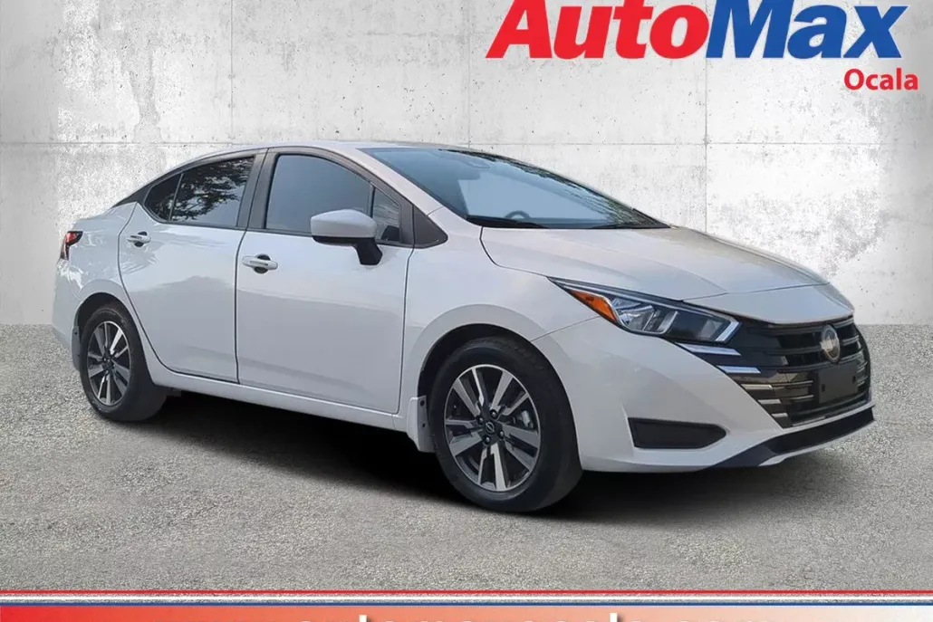 2024 Nissan Versa SV photo 1