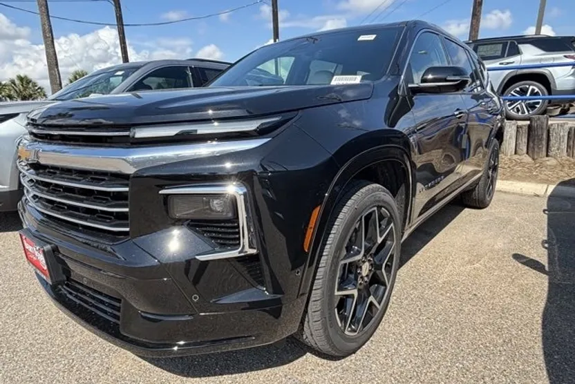 2026 Chevrolet Traverse High Country photo 1