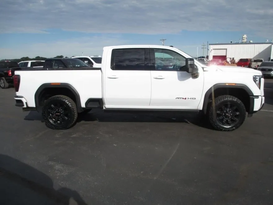 2024 Gmc Sierra 2500 HD AT4 photo 1