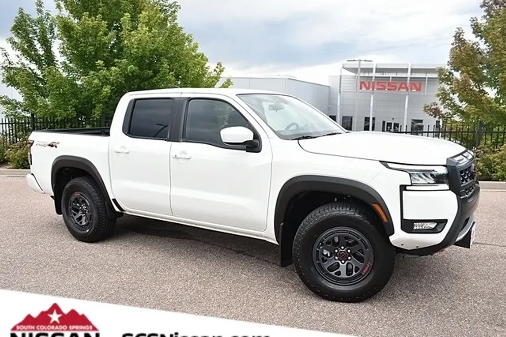 2025 Nissan Frontier PRO-4X photo 1