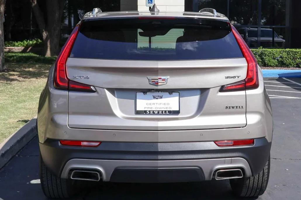 2023 Cadillac XT4 Premium Luxury photo 1