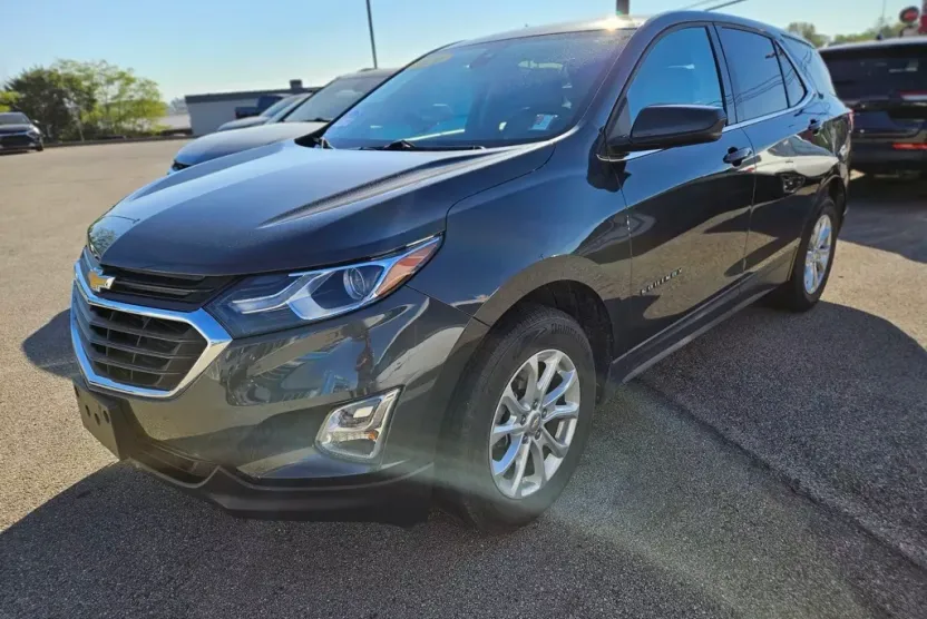 2020 Chevrolet Equinox LT photo 1