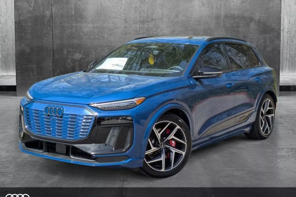 2025 Audi SQ6 photo 1