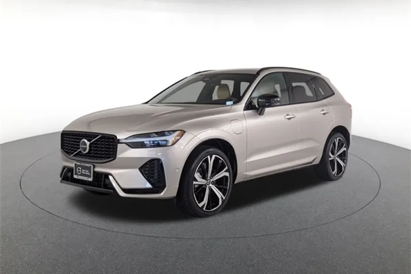 2024 Volvo XC60 Hybrid T8 Ultimate photo 1