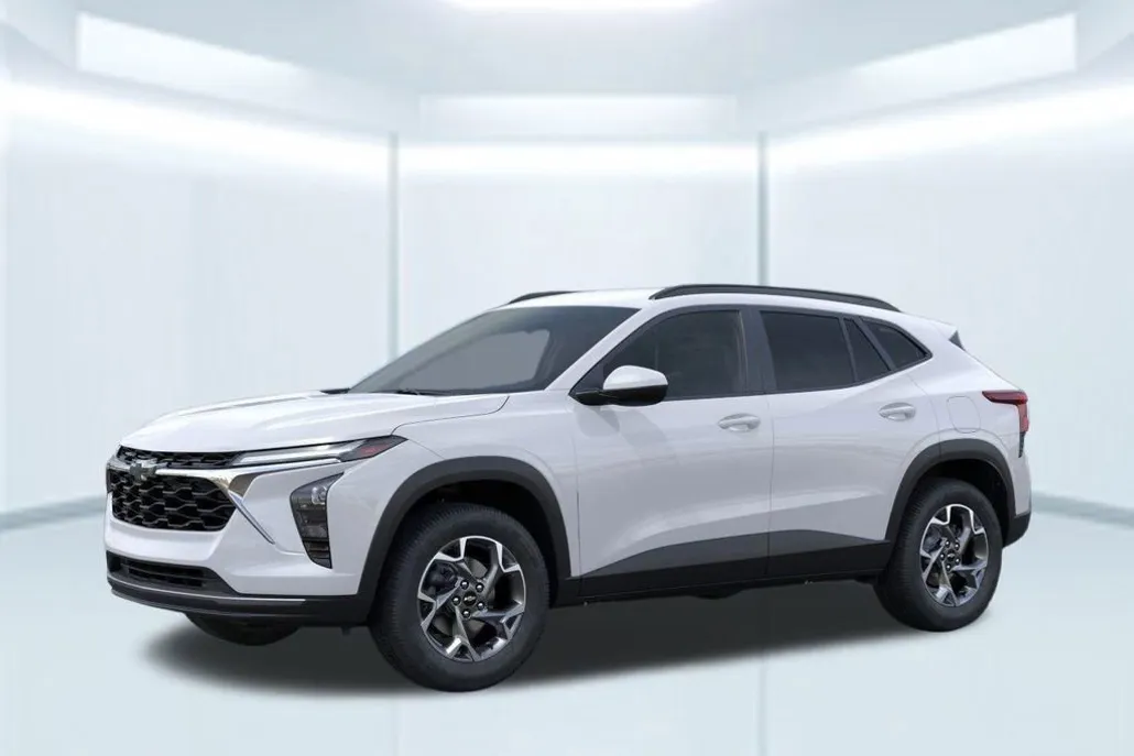 2025 Chevrolet Trax LT photo 1