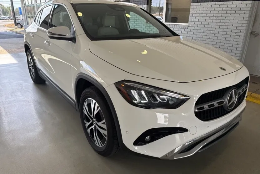 2025 Mercedes Benz GLA 250 4MATIC photo 1