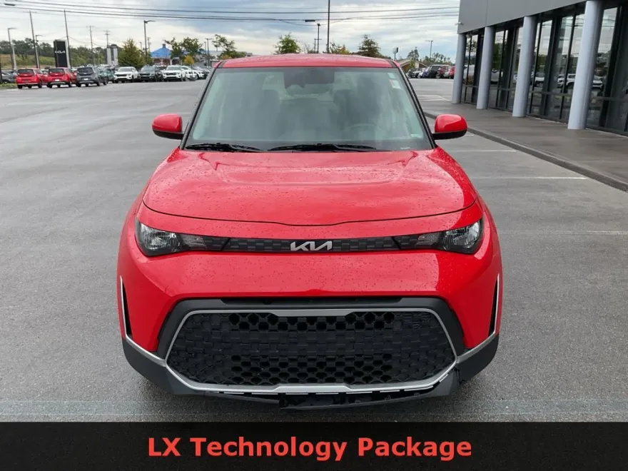 2023 Kia Soul LX photo 1