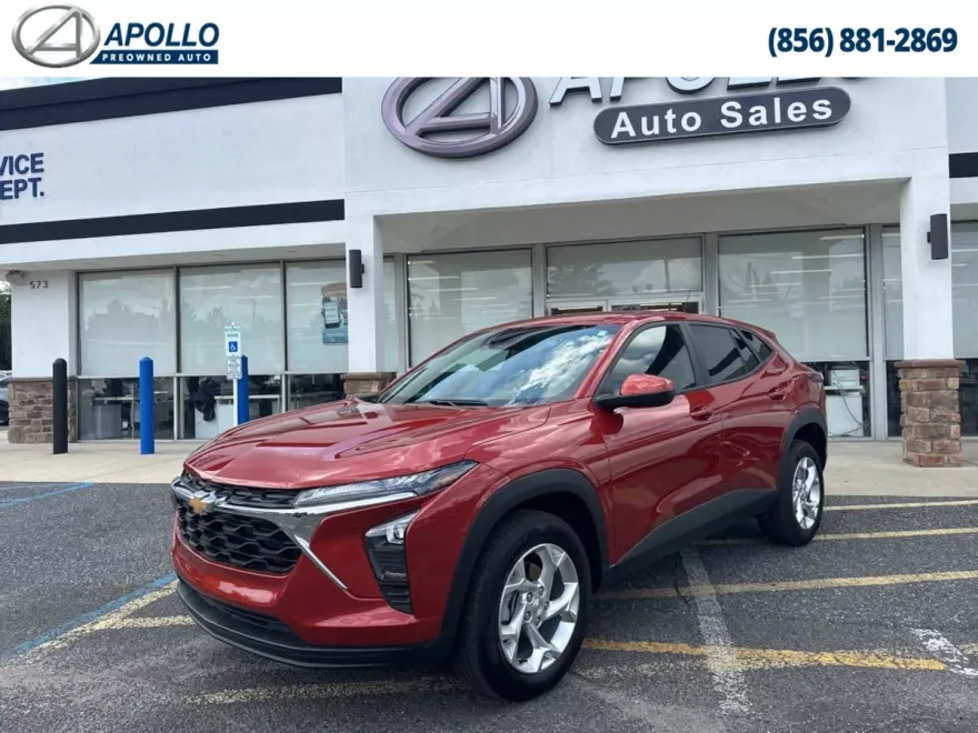 2024 Chevrolet Trax LS photo 1