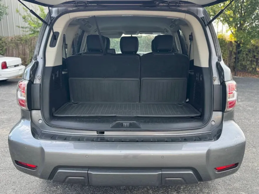 2019 Nissan Armada SV photo 1