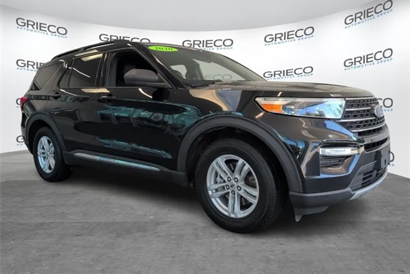 2020 Ford Explorer XLT photo 1