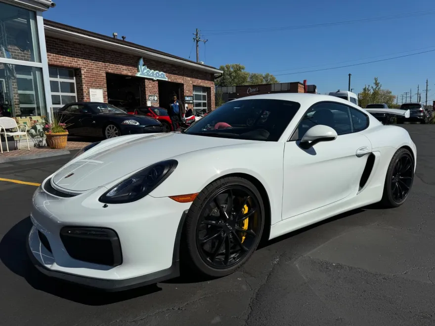 2016 Porsche Cayman GT4 photo 1