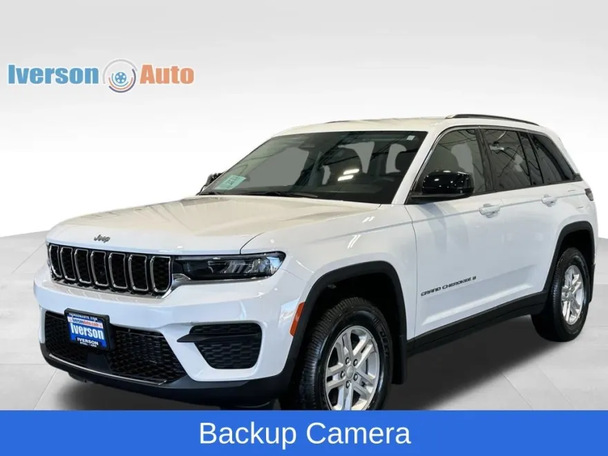 2022 Jeep Grand Cherokee Laredo photo 1