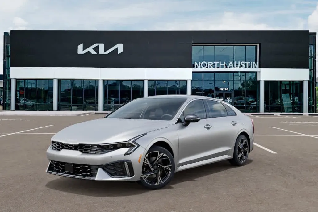 2025 Kia K5 GT-Line photo 1
