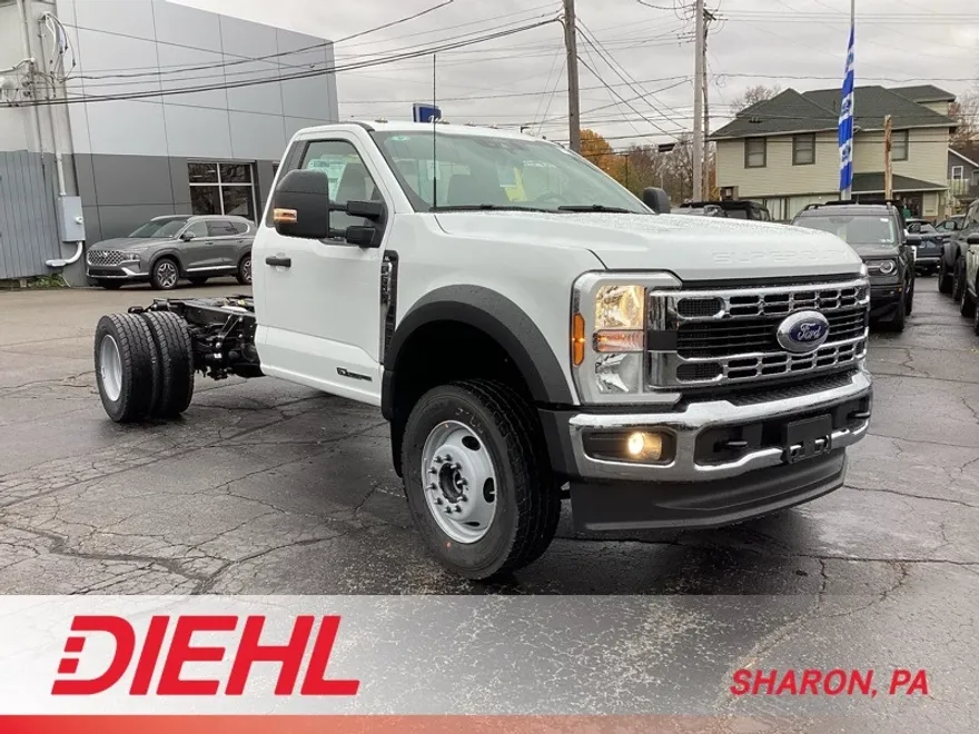 2024 Ford F-600 photo 1