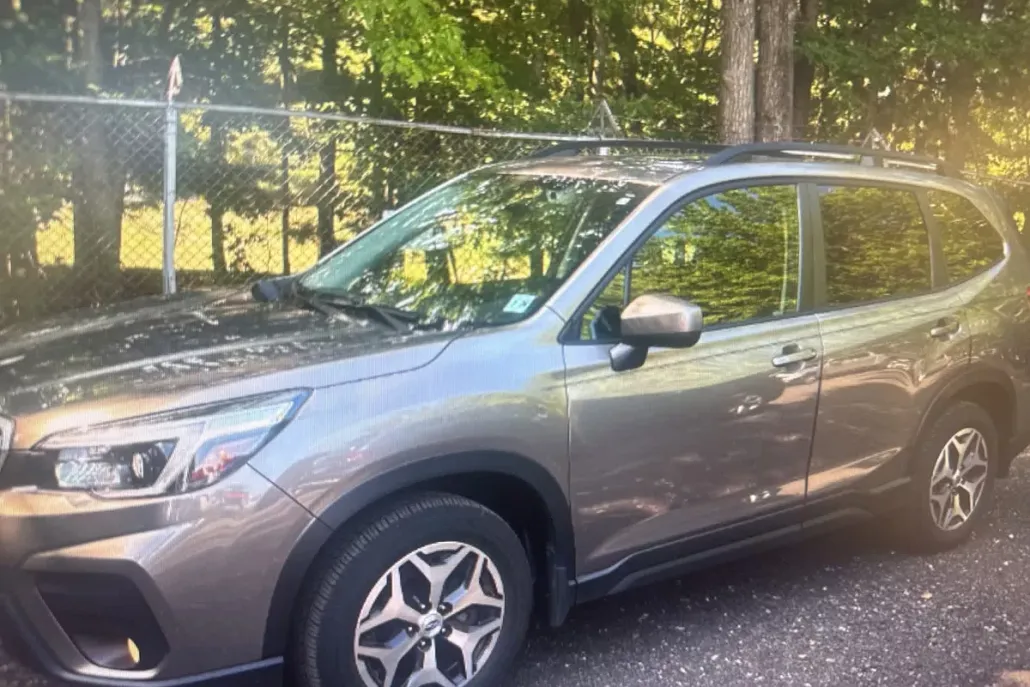 2021 Subaru Forester Premium photo 1