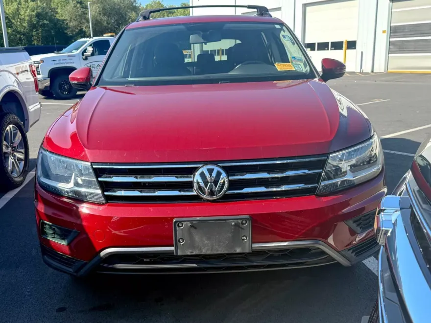 2021 Volkswagen Tiguan SE photo 1