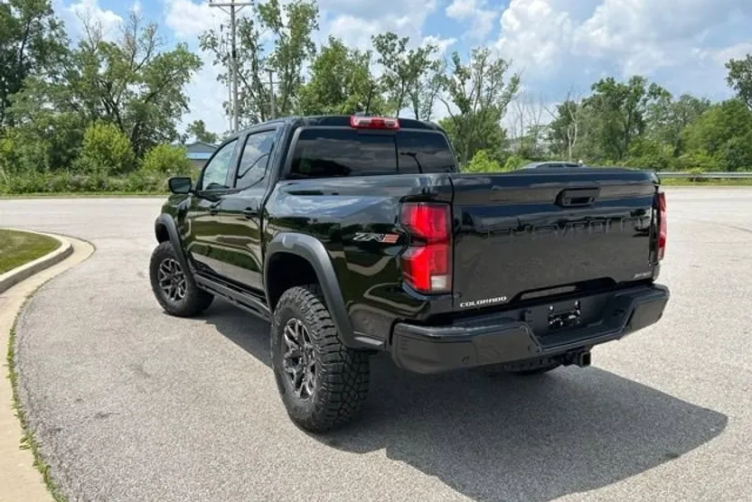 2025 Chevrolet Colorado ZR2 photo 1