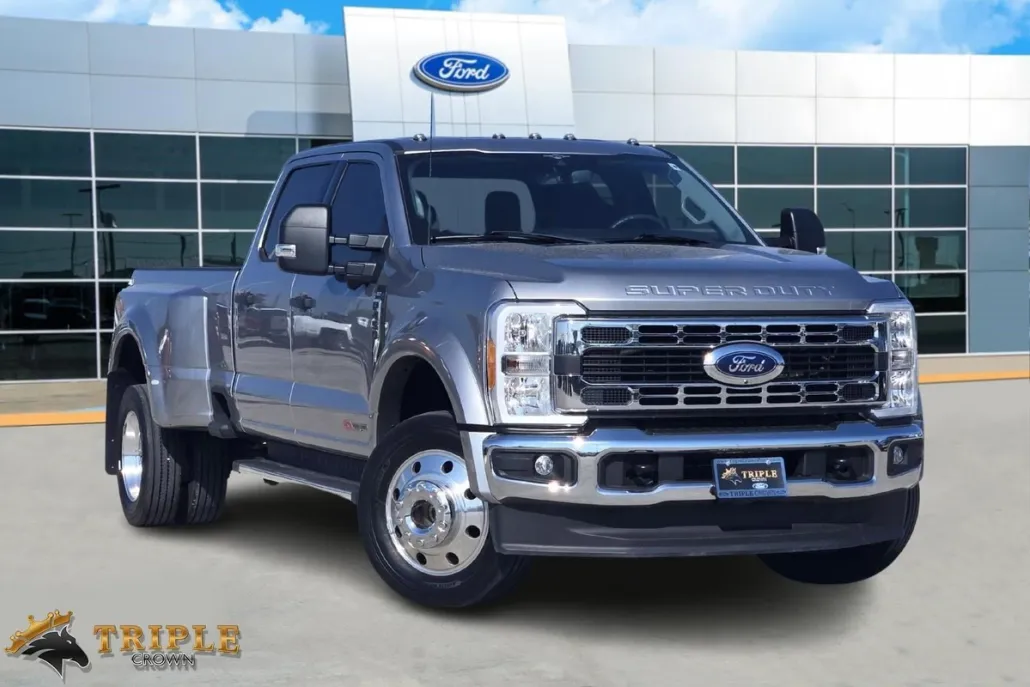 2023 Ford F-450 photo 1