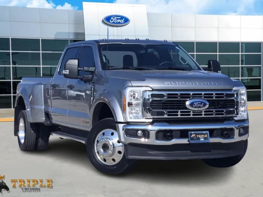 2023 Ford F-450 photo 1
