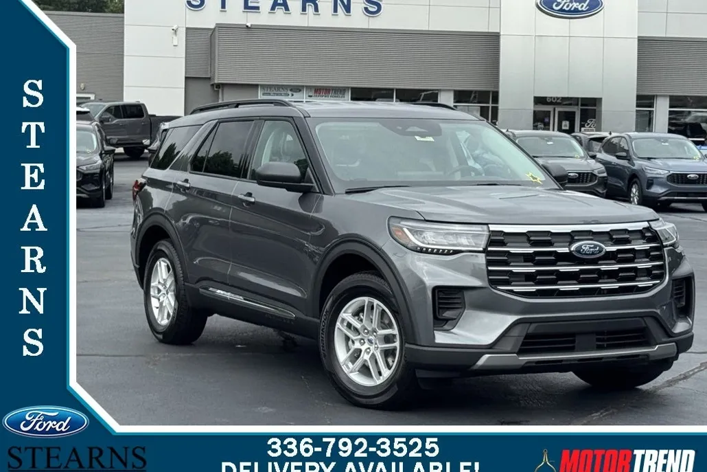 2025 Ford Explorer photo 1