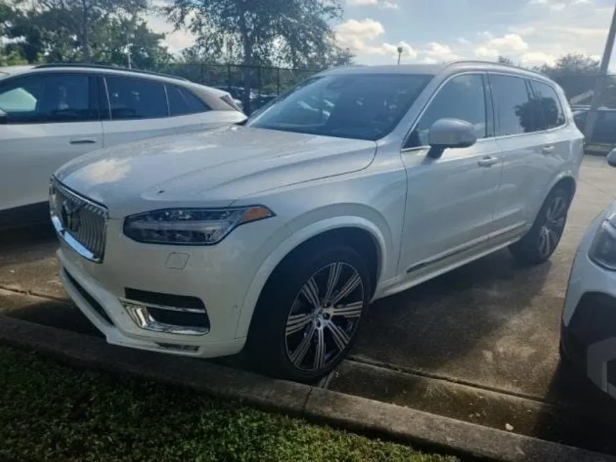 2024 Volvo XC90 B5 Plus photo 1