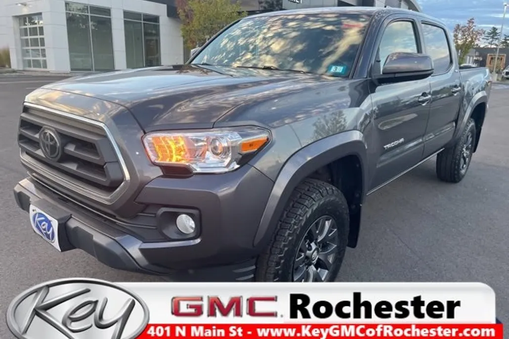 2022 Toyota Tacoma SR5 V6 photo 1