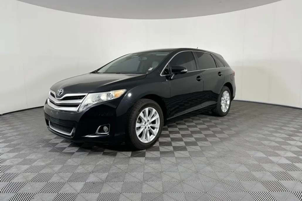 2013 Toyota Venza LE photo 1