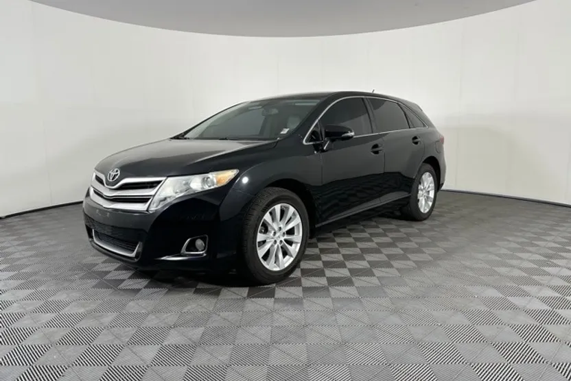 2013 Toyota Venza LE photo 1