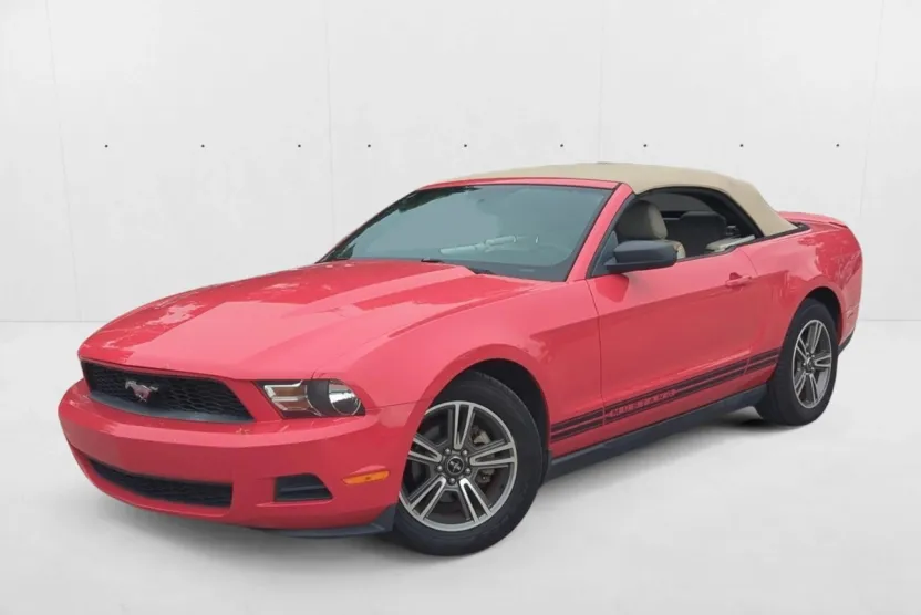 2010 Ford Mustang V6 photo 1