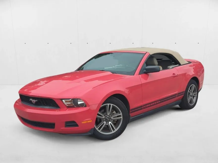 2010 Ford Mustang Convertible photo 1