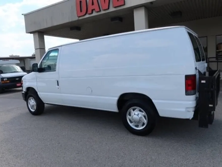 2013 Ford E-150 photo 1