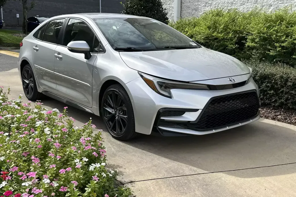 2023 Toyota Corolla Hybrid SE photo 1