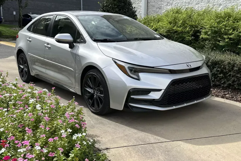 2023 Toyota Corolla Hybrid SE photo 1