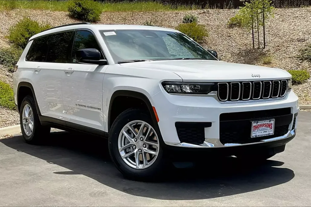 2025 Jeep Grand Cherokee Laredo X photo 1