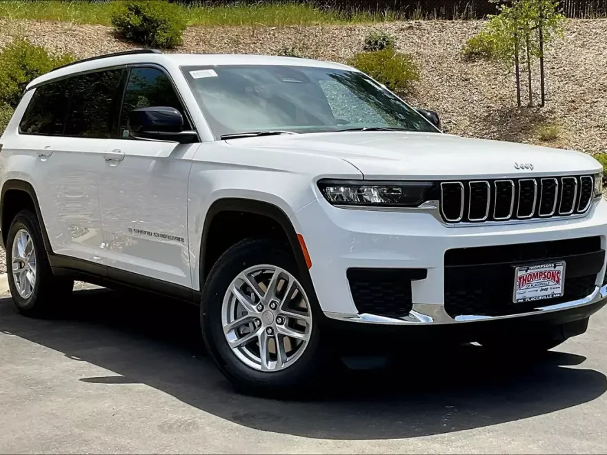 2025 Jeep Grand Cherokee Laredo X photo 1