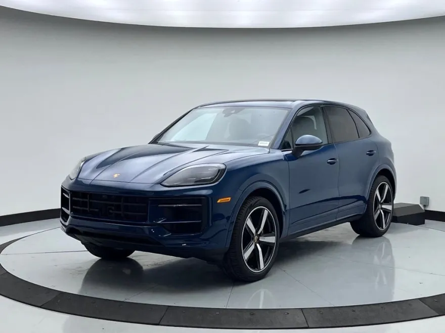 2025 Porsche Cayenne Base photo 1
