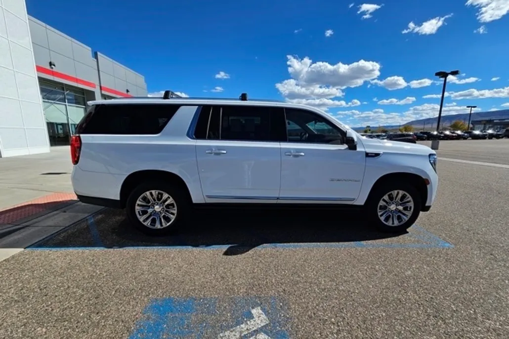 2023 Gmc Yukon XL Denali photo 1