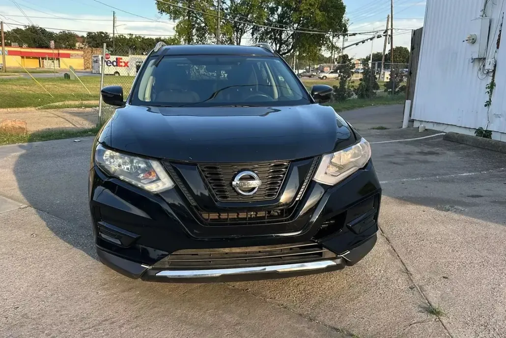2017 Nissan Rogue photo 1