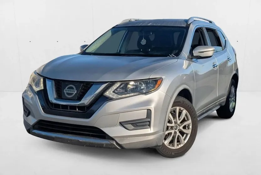 2017 Nissan Rogue SV photo 1
