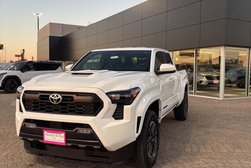 2024 Toyota Tacoma SR5 photo 1