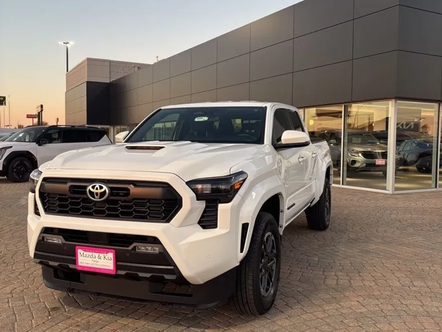 2024 Toyota Tacoma SR5 photo 1