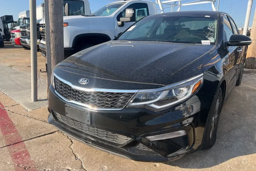 2019 Kia Optima LX photo 1
